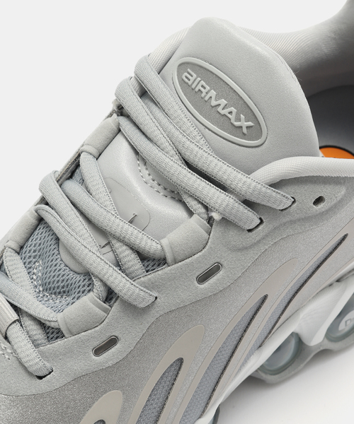 NIKE(ナイキ)の「NIKE W AIR MAX DN8 HF5509-001(スニーカー・レディース・チャコールグレー・23cm/24.5cm/25cm)」の6枚目の写真