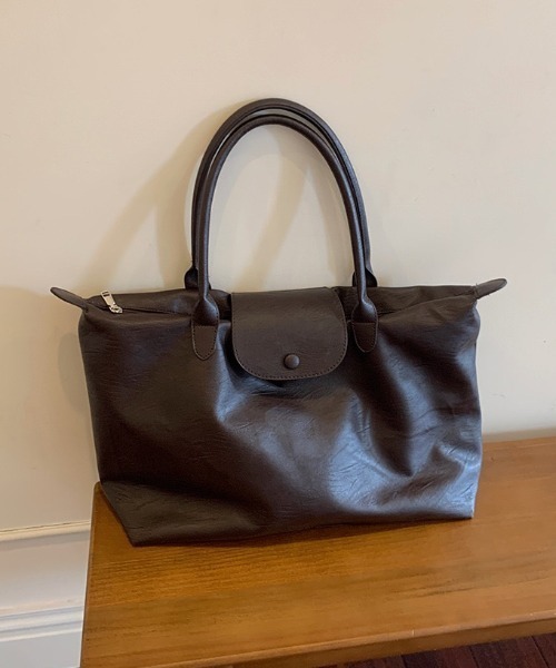 yuue' ( wear )(ユーイ)の「フラップフェイクレザートートバッグ/通勤通学/オフィスバッグ/A4サイズ対応(ショルダーバッグ・レディース・ブラック/ダークブラウン・FREE)」の11枚目の写真