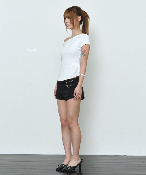 Midnight Move(ミッドナイトムーブ)の「A'GEM/9 × .kom 『MIDNIGHT MOVE/ミッドナイトムーブ』 ss bt sl tee/ボタンレタリングトップス(Tシャツ/カットソー・レディース・ブラック/ホワイト・FREE)」の6枚目の写真