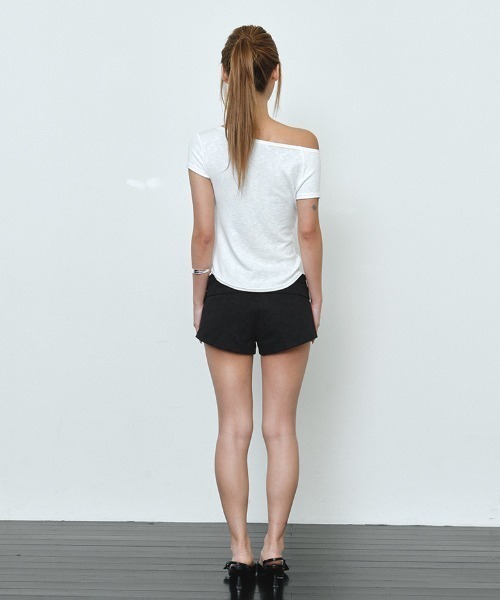 Midnight Move(ミッドナイトムーブ)の「A'GEM/9 × .kom 『MIDNIGHT MOVE/ミッドナイトムーブ』 ss bt sl tee/ボタンレタリングトップス(Tシャツ/カットソー・レディース・ブラック/ホワイト・FREE)」の7枚目の写真