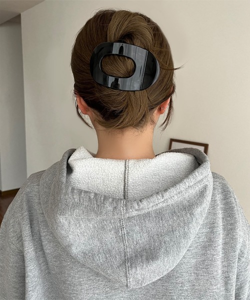 KOBE LETTUCE(コウベレタス)の「もたれられるヘアクリップ(バレッタ/ヘアクリップ・レディース・ブラック/ブラウン系/アイボリー系/ブラック系/ベージュ系・F)」の11枚目の写真
