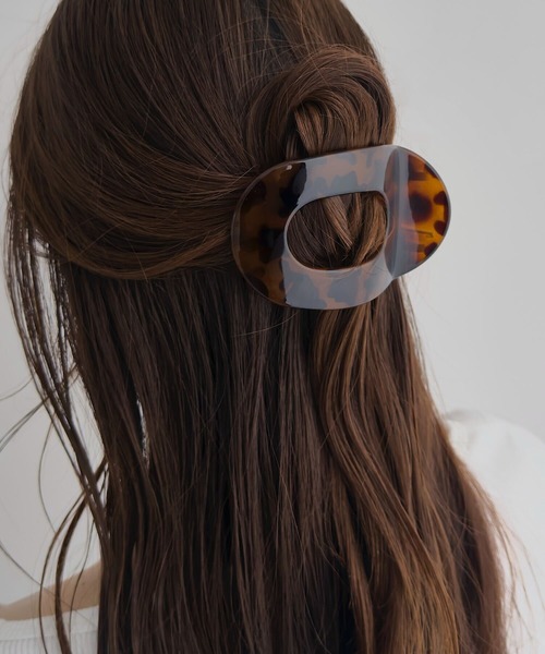 KOBE LETTUCE(コウベレタス)の「もたれられるヘアクリップ(バレッタ/ヘアクリップ・レディース・ブラック/ブラウン系/アイボリー系/ブラック系/ベージュ系・F)」の14枚目の写真