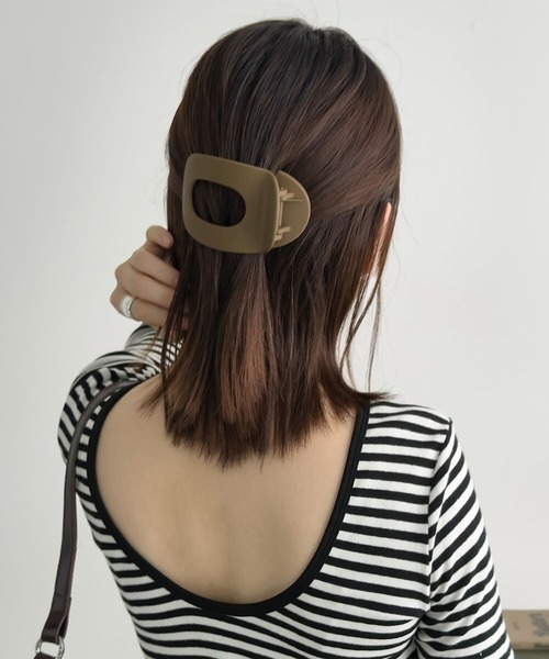 KOBE LETTUCE(コウベレタス)の「もたれられるヘアクリップ(バレッタ/ヘアクリップ・レディース・ブラック/ブラウン系/アイボリー系/ブラック系/ベージュ系・F)」の20枚目の写真