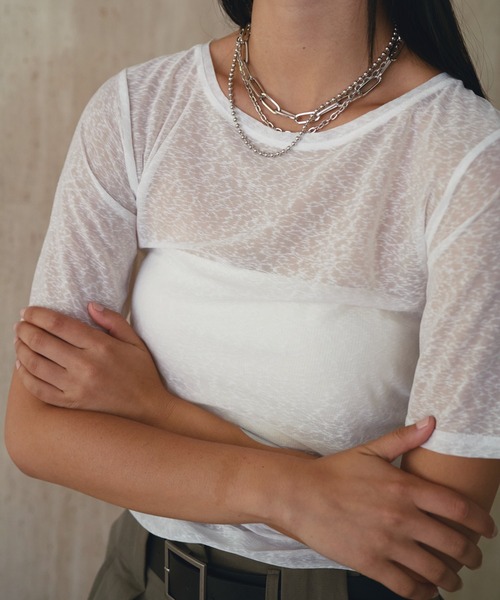 SOEMIN(ソミン)の「Blurred logo side shirring T-shirt/ロゴサイドシャーリングTシャツ(Tシャツ/カットソー・レディース・ホワイト/ブラック・FREE)」の5枚目の写真