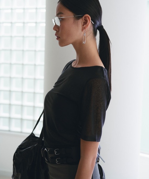 SOEMIN(ソミン)の「Blurred logo side shirring T-shirt/ロゴサイドシャーリングTシャツ(Tシャツ/カットソー・レディース・ホワイト/ブラック・FREE)」の9枚目の写真