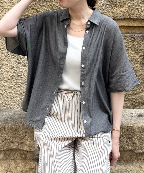 Jena espace merveilleux（ジェナ　エスパスメルヴェイユ）の「【抜け感/上品】シアーデニムドルマンシャツ（シャツ/ブラウス・レディース・ブルー系その他/グレー/ネイビー・FREE）」の2枚目の写真