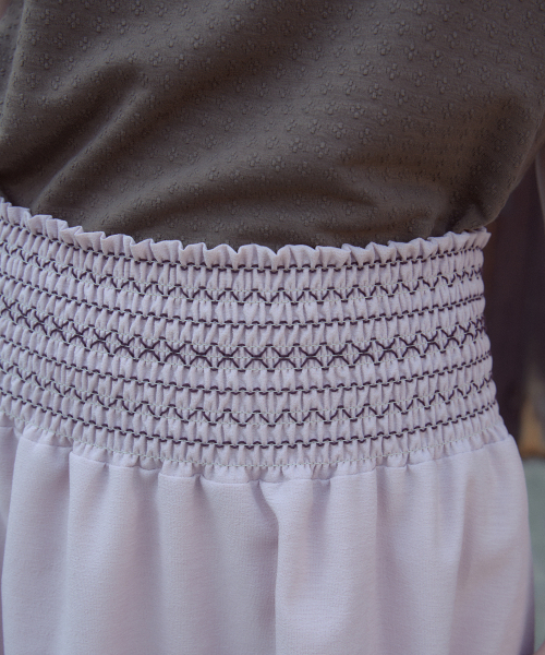 OURNOSTALGIA（アワー ノスタルジア）の「Linen Smocked Skirt_Vintage Pink(OB6SK06)（スカート・レディース・ピンク・FREE）」の4枚目の写真