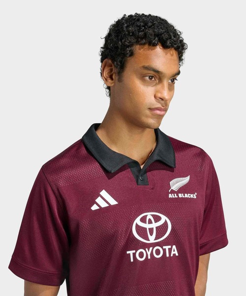 adidas（アディダス）の「オールブラックス トレーニング ジャージ / アディダス adidas（Tシャツ/カットソー・メンズ・レッド・X-LARGE/SMALL/MEDIUM/LARGE/3XL/XX-LARGE）」の3枚目の写真