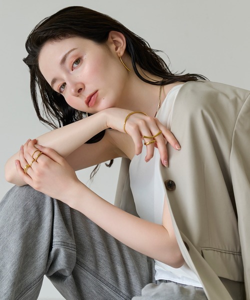 Phoebe(フィービィー)の「【金属アレルギー対応】フローメタルダブルフィンガーリング 2連リング/ステンレス(リング・レディース・シルバー/イエローゴールド・FREE)」の12枚目の写真