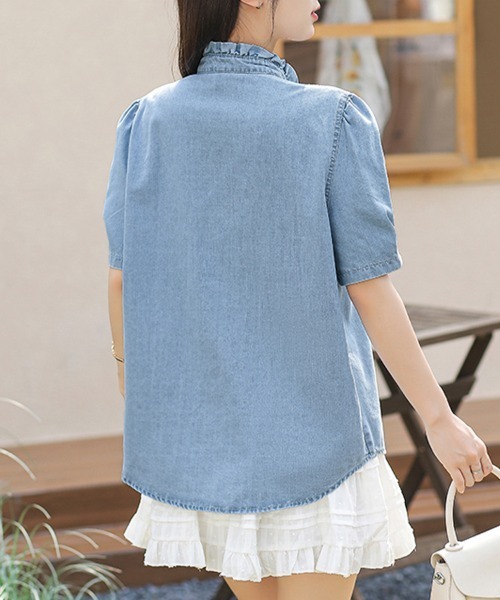 ONEP STAR(ワンピスター)の「フリルネックデニムブラウス(シャツ/ブラウス・レディース・ライトブルー・X-LARGE/LARGE/MEDIUM)」の6枚目の写真