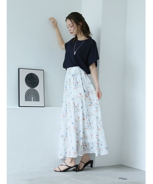 fifth（フィフス）の「【kanaセレクト】フラワープリントシフォンスカート（スカート・レディース・ホワイト/ネイビー・M/XS）」の6枚目の写真