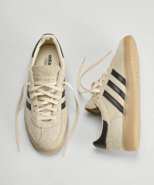 adidas(アディダス)の「adidas/アディダス HANDBALL SPEZIAL W KK0932(スニーカー・レディース・ベージュ系その他・22.5cm/23cm/23.5cm/24cm/24.5cm)」の2枚目の写真