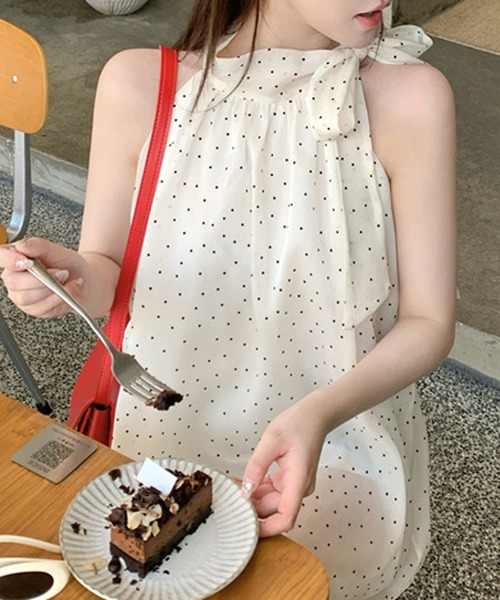 Nia（ニア）の「Nia(ニア)/ホルターネックドットシアートップス（シャツ/ブラウス・レディース・アイボリー・MEDIUM/SMALL）」の7枚目の写真