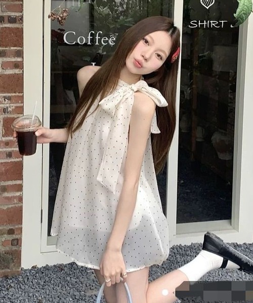 Nia（ニア）の「Nia(ニア)/ホルターネックドットシアートップス（シャツ/ブラウス・レディース・アイボリー・MEDIUM/SMALL）」の14枚目の写真