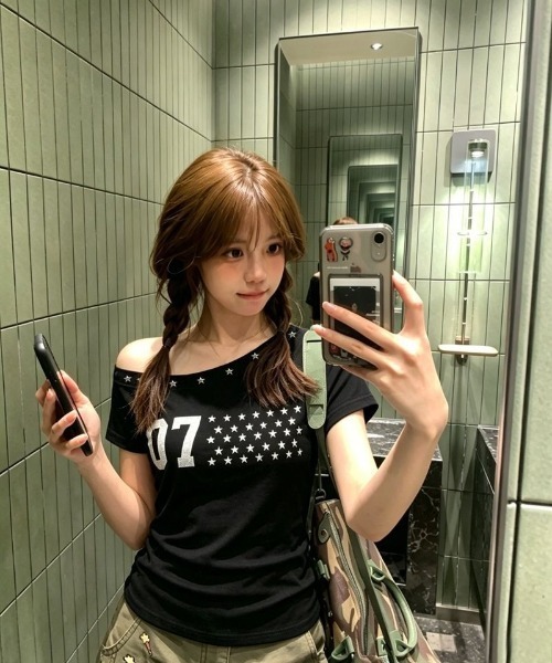 Ritzy(リッツィー)の「星柄オフショルダー T シャツ(Tシャツ/カットソー・レディース・ピンク/ブラック・M)」の1枚目の写真