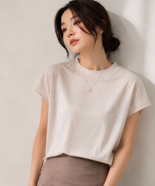 Dolce Fiora(ドルチェフィオラ)の「フレンチスリーブ接触冷感プルオーバー(その他トップス・レディース・ブラック/ベージュ/ホワイト・フリー)」の3枚目の写真