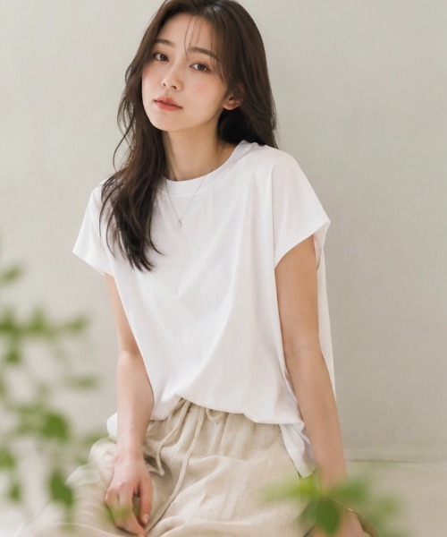 Dolce Fiora(ドルチェフィオラ)の「フレンチスリーブ接触冷感プルオーバー(その他トップス・レディース・ブラック/ベージュ/ホワイト・フリー)」の4枚目の写真