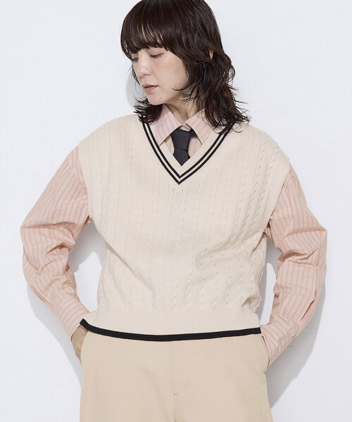 COMME CA Wardrobe(コムサワードローブ)の「〔 +サイズ 〕 ケーブル編 ニットベスト(ニット/セーター・レディース・アイボリー/ネイビー・15号)」の6枚目の写真