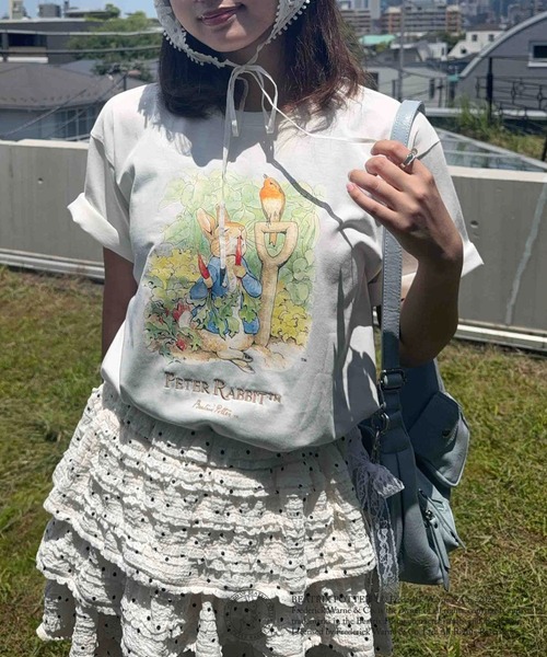 AS KNOW AS plus(アズノゥアズプラス)の「〇ピーターラビット アソート半袖Tシャツ 【ピーターラビット/PETER RABBIT】(Tシャツ/カットソー・レディース・ブルーグレー/オフホワイト/ダークグリーン/スミクロ・FREE)」の1枚目の写真