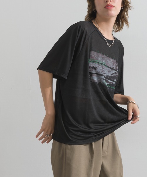 le colis(ルコリ)の「シアースラブ 転写プリント ラグランTシャツ 半袖(Tシャツ/カットソー・レディース・オフホワイト/ライトグリーン/ブラック・FREE)」の19枚目の写真