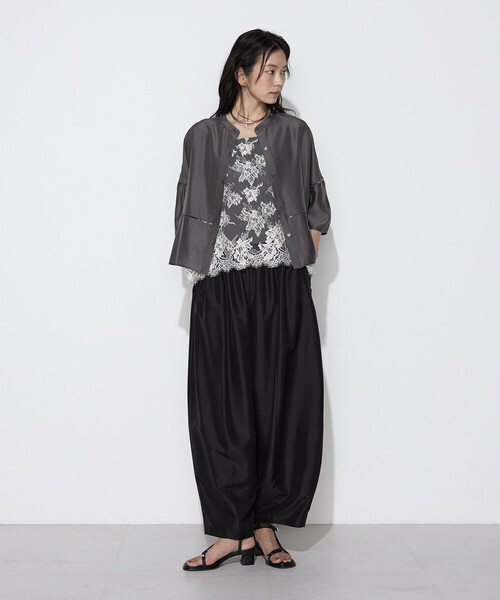 K.T KIYOKO TAKASE(キヨコタカセ)の「ライトシルクウール ランタンスリーブシャツ(シャツ/ブラウス・レディース・チャコール・9号)」の3枚目の写真