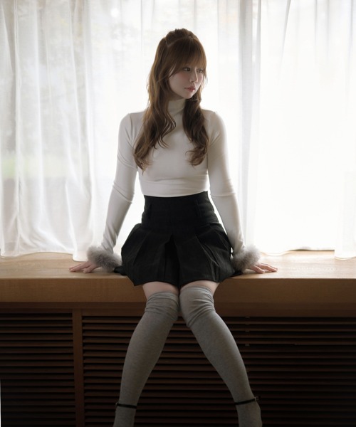 M DOLLY(エムドリー)の「Fur cuff bonnie tops / ファーカフボニートップス(Tシャツ/カットソー・レディース・ブラウン/ホワイト/グレー/ブラック・FREE)」の7枚目の写真