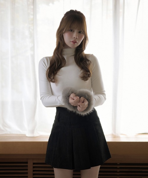 M DOLLY(エムドリー)の「Fur cuff bonnie tops / ファーカフボニートップス(Tシャツ/カットソー・レディース・ブラウン/ホワイト/グレー/ブラック・FREE)」の9枚目の写真