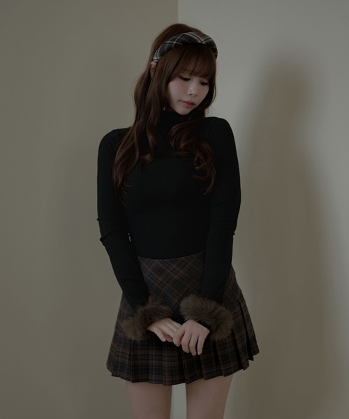 M DOLLY(エムドリー)の「Fur cuff bonnie tops / ファーカフボニートップス(Tシャツ/カットソー・レディース・ブラウン/ホワイト/グレー/ブラック・FREE)」の11枚目の写真