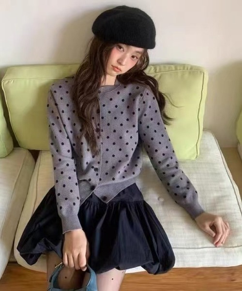 Ritzy(リッツィー)の「ドット柄 クルーネッククロップドニットカーディガン(カーディガン/ボレロ・レディース・モカ/グレー/イエロー・FREE)」の2枚目の写真