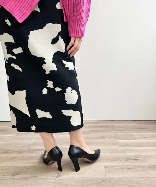 MAMIAN(マミアン)の「ポインテッドトゥ スリムヒール パンプス (8.0cmヒール)(パンプス・レディース・グレイッシュベージュ/ブラック/ネイビー・23.5cm/23.0cm/24.0cm/22.5cm/22.0cm/24.5cm)」の6枚目の写真