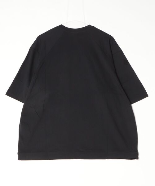 NEW BALANCE(ニューバランス)の「メンズファンクショナルポケットショートスリーブTシャツ(Tシャツ/カットソー・メンズ・ライトグレー/ブラック・SMALL/MEDIUM/LARGE/X-LARGE/XX-LARGE)」の3枚目の写真