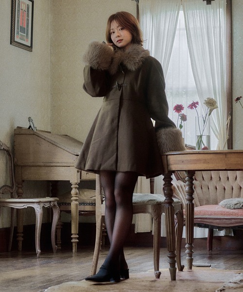 mideal(マイディール)の「lady peplum fur coat / レディペプラムファーコート(その他アウター・レディース・ボルドー/カーキ・FREE)」の11枚目の写真