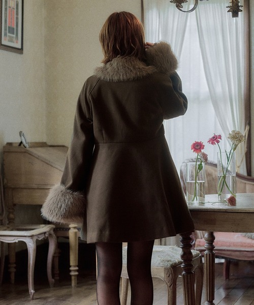 mideal(マイディール)の「lady peplum fur coat / レディペプラムファーコート(その他アウター・レディース・ボルドー/カーキ・FREE)」の10枚目の写真