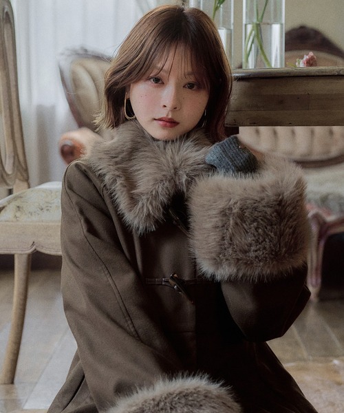 mideal(マイディール)の「lady peplum fur coat / レディペプラムファーコート(その他アウター・レディース・ボルドー/カーキ・FREE)」の5枚目の写真
