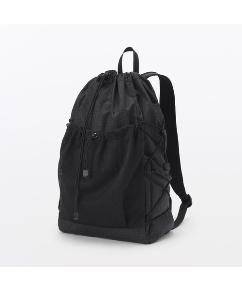 無印良品(ムジルシリョウヒン)の「撥水 リップストップ リュックサック(バックパック/リュック・レディース・ブラック・FREE)」の1枚目の写真