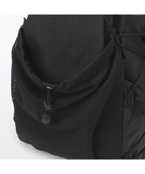 無印良品(ムジルシリョウヒン)の「撥水 リップストップ リュックサック(バックパック/リュック・レディース・ブラック・FREE)」の5枚目の写真