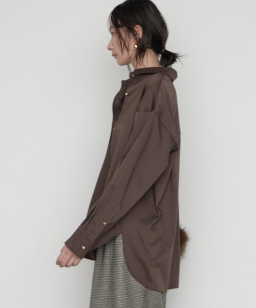 LOUNGEDRESS(ラウンジドレス)の「《名品シャツをブラッシュアップ》BASICサテンシャツ 秋服(シャツ/ブラウス・レディース・オフホワイト/ベージュ/ミント/ブラウン・FREE)」の18枚目の写真