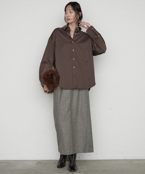 LOUNGEDRESS(ラウンジドレス)の「《名品シャツをブラッシュアップ》BASICサテンシャツ 秋服(シャツ/ブラウス・レディース・オフホワイト/ベージュ/ミント/ブラウン・FREE)」の22枚目の写真