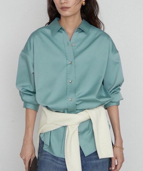 LOUNGEDRESS(ラウンジドレス)の「《名品シャツをブラッシュアップ》BASICサテンシャツ 秋服(シャツ/ブラウス・レディース・オフホワイト/ベージュ/ミント/ブラウン・FREE)」の4枚目の写真