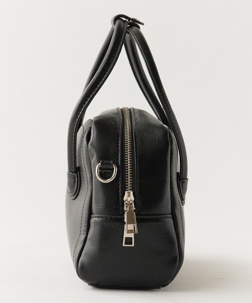 AO2(アオズ)の「Compact Size with Mini Pouch Faux Leather 2-Way Handbag / コンパクトサイズ ミニポーチ付き フェイクレザー2WAY ハンドバッグ 2026年 夏 夏服(ハンドバッグ・レディース・ブラック・FREE)」の5枚目の写真