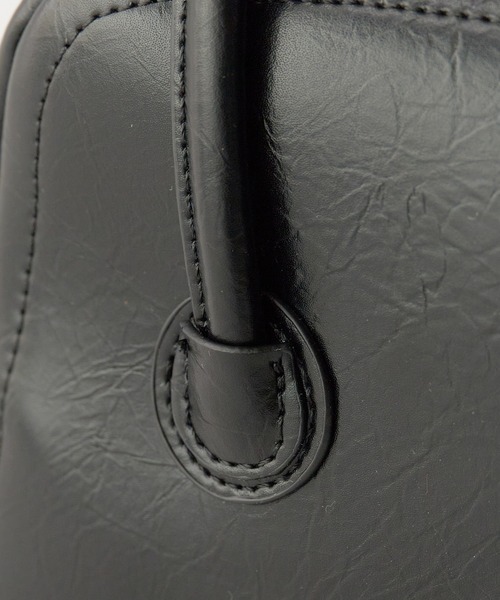 AO2(アオズ)の「Compact Size with Mini Pouch Faux Leather 2-Way Handbag / コンパクトサイズ ミニポーチ付き フェイクレザー2WAY ハンドバッグ 2026年 夏 夏服(ハンドバッグ・レディース・ブラック・FREE)」の18枚目の写真