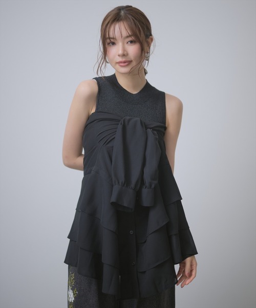 AND COUTURE（アンドクチュール）の「ウエストドロストペプラムシャツ（シャツ/ブラウス・レディース・ブラック/ベージュ/モカ・FREE）」の2枚目の写真