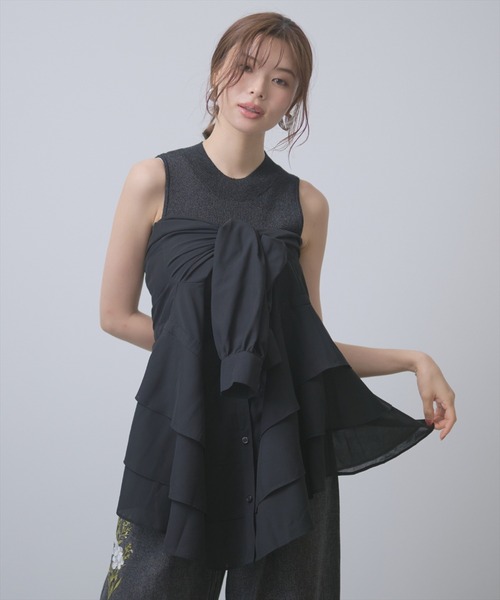 AND COUTURE（アンドクチュール）の「ウエストドロストペプラムシャツ（シャツ/ブラウス・レディース・ブラック/ベージュ/モカ・FREE）」の4枚目の写真
