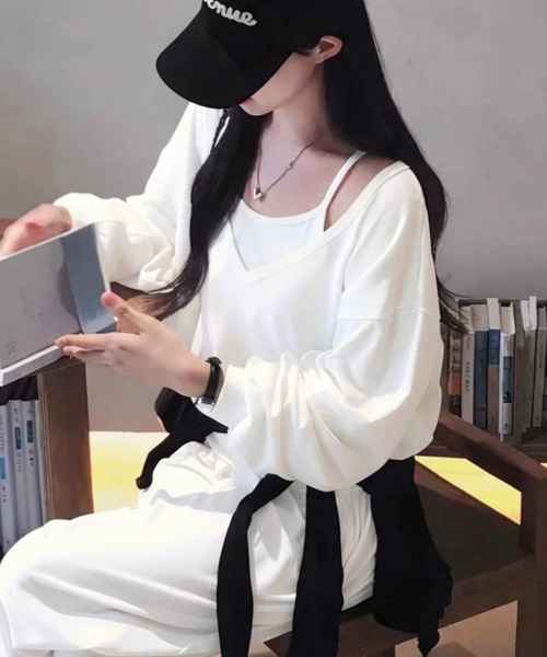 VIVID LADY(ビビッドレディー)の「キャミソールセット ディープVネックトレーナー(アンサンブル・レディース・ブラック/アイボリー・FREE)」の16枚目の写真
