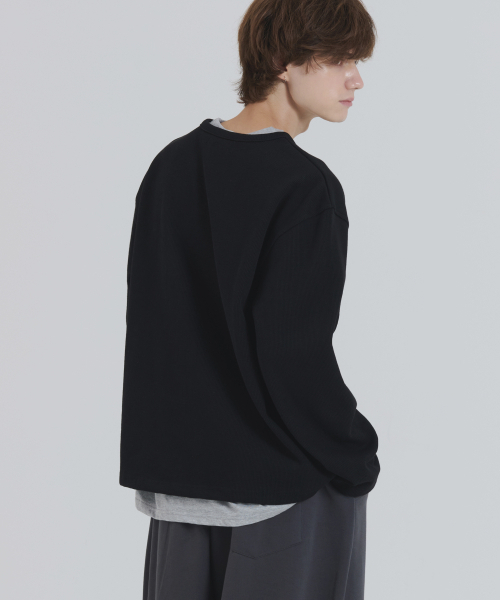 PIANER（ピアネール）の「ヘビーウェイトリブ オーバーサイズ長袖Tシャツ（ブラック）（Tシャツ/カットソー・レディース・ブラック・LARGE/X-LARGE）」の4枚目の写真