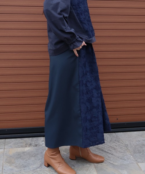 etre relie(エトレリー)の「カットジャカード切替フレアパンツ(その他パンツ・レディース・ネイビー・MEDIUM)」の3枚目の写真