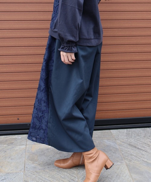 etre relie(エトレリー)の「カットジャカード切替フレアパンツ(その他パンツ・レディース・ネイビー・MEDIUM)」の5枚目の写真