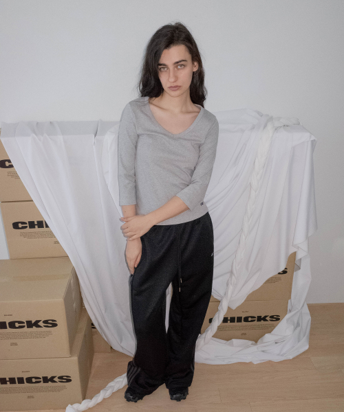 CHICKS（チックス）の「Vネック 7分袖 スリム Tシャツ メランジ（Tシャツ/カットソー・レディース・グレー・ONE SIZE）」の2枚目の写真