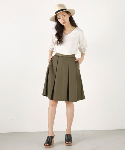 MOUSSY（マウジー）の「BACK GATHER MIDI SK/F（スカート・レディース・カーキ/ブラック/ベージュ・1/2）」の3枚目の写真