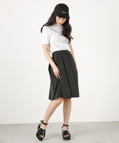 MOUSSY（マウジー）の「BACK GATHER MIDI SK/F（スカート・レディース・カーキ/ブラック/ベージュ・1/2）」の2枚目の写真